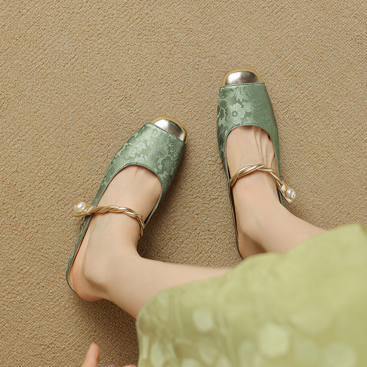 Elegant Slip-On Pumps - Luxurious Brocade & Pearl Detail for Comfort