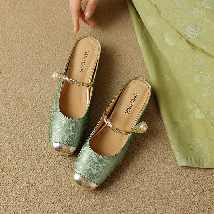 Elegant Slip-On Pumps - Luxurious Brocade & Pearl Detail for Comfort