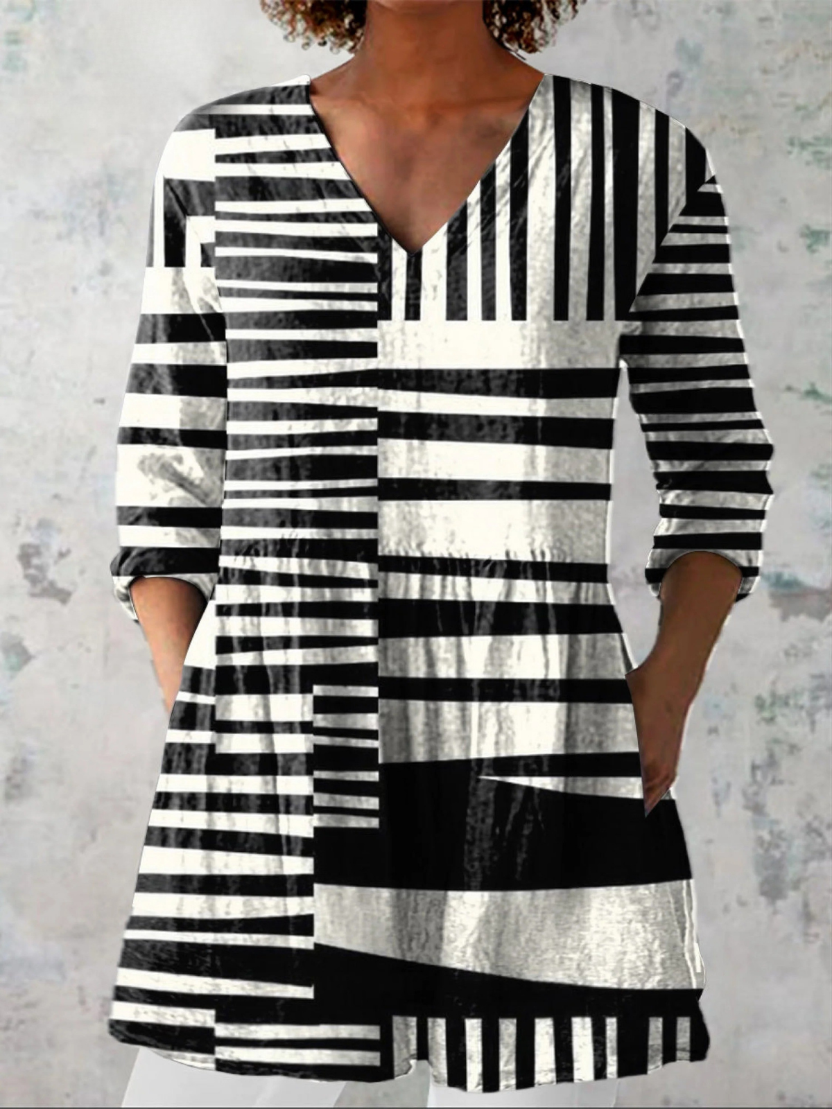 Capri | Long V-Neck Shirt