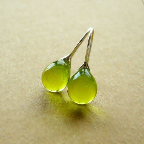 Chic™ | Elegant Vintage Olive Crystal Earrings