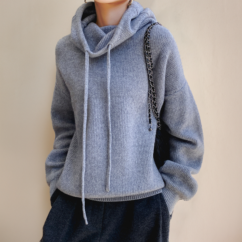 Lia | Elegant Turtleneck Sweater 2