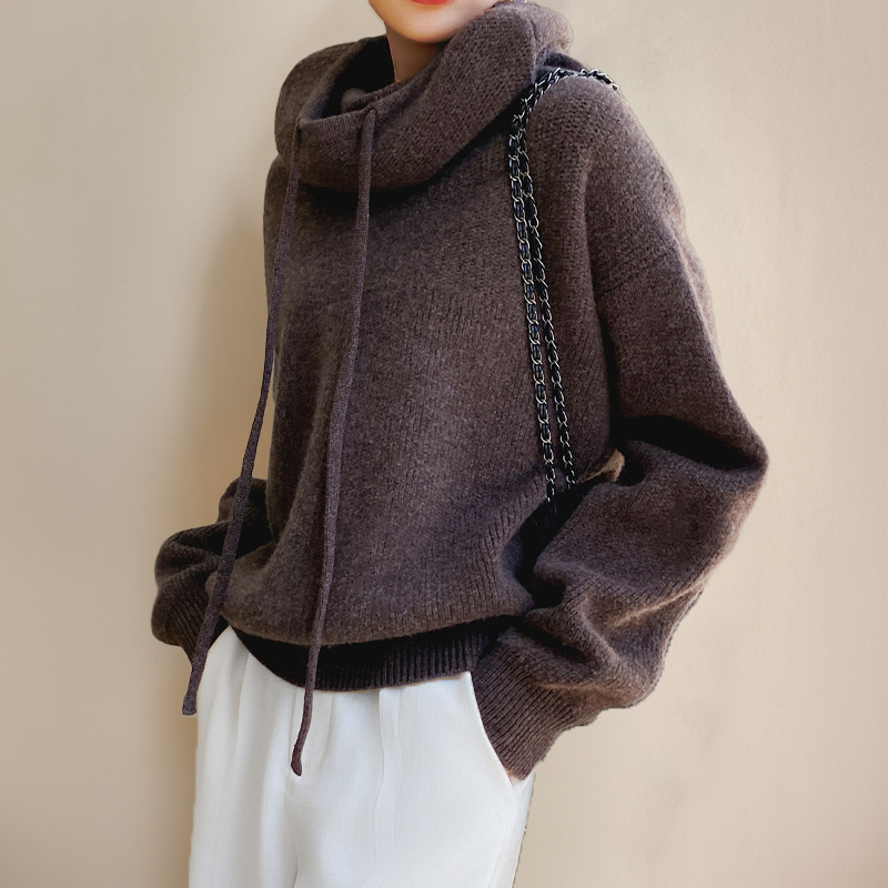 Lia | Elegant Turtleneck Sweater 4
