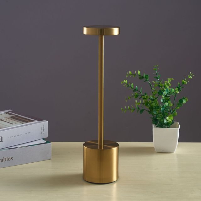 Luna™ | Stylish Iron Floor Lamp for Indoor and Outdoor Use