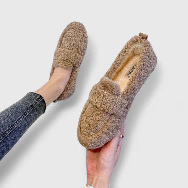 Solenne | Warm slippers with an elegant design 0