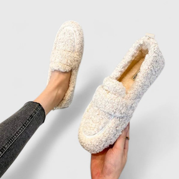 Solenne | Warm slippers with an elegant design 2
