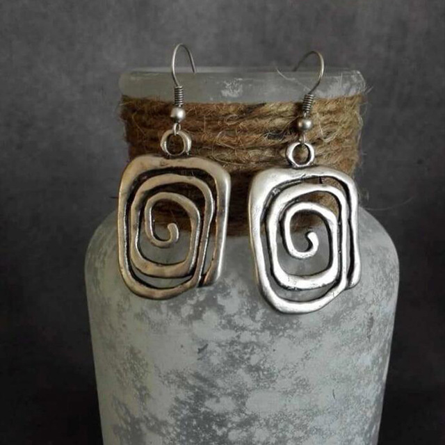 Sophia™ | Elegant Spiral Earrings