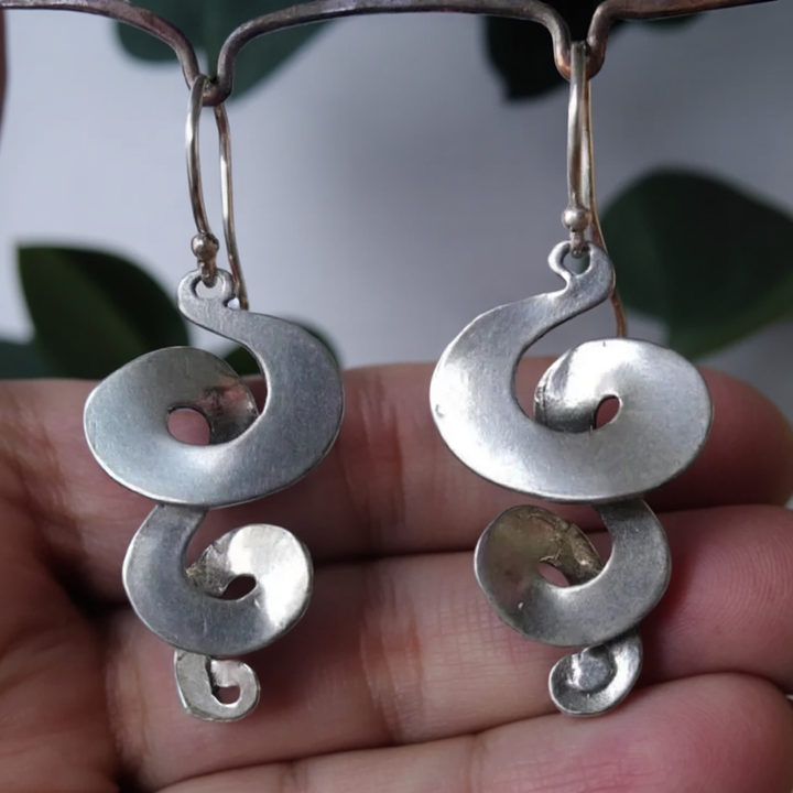 Sophia™ | Elegant Spiral Earrings for Women